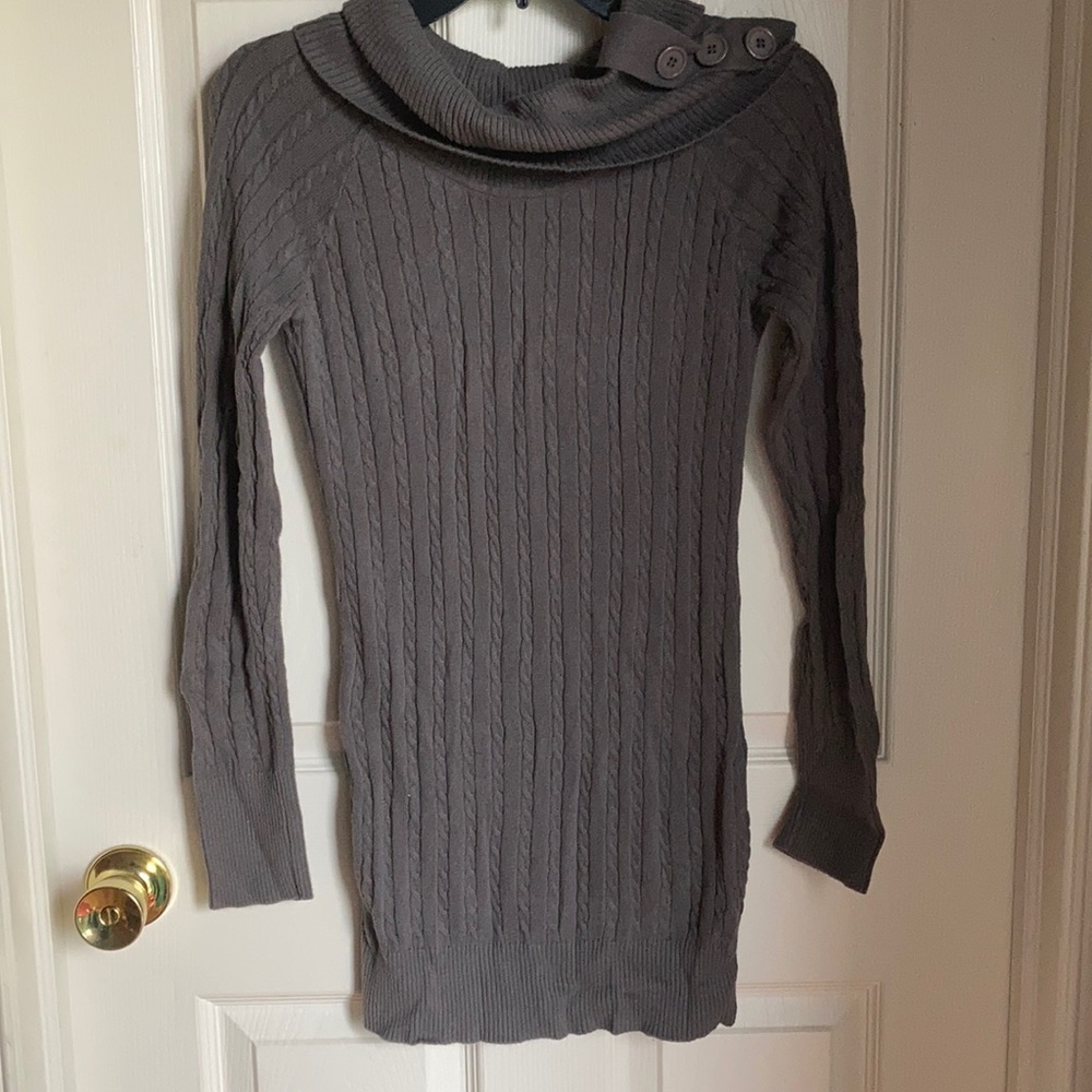 Women’s Tunic-length Sweater, Cowl Neck (size L)